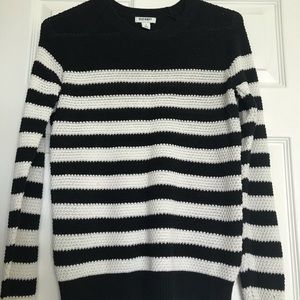 Old Navy Black/white knit sweater. SMALL